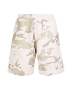 Man Sports Shorts In Light Beige Fleece With Camouflage Print