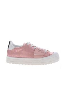 Sneakers in pink matelassé fabric