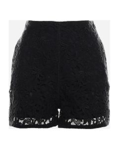 Shorts Made Of Floral Lace