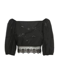 Broderie anglaise detailed top